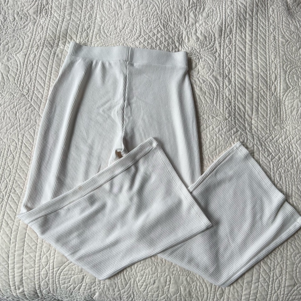 White Ribbed wide legged pants